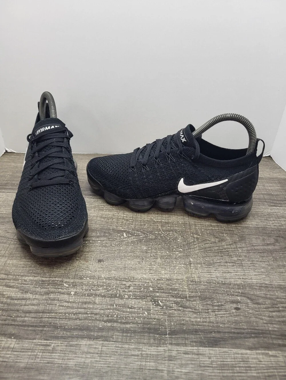 Nike Air Vapormax Flyknit 2 Women's Size 7 Black White Running Shoes 942843-001